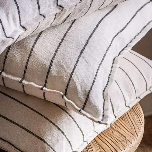 ALMOHADON LINO RAYADO GRIS - 55 X 55 CMS en Gris - Textiles, Uruguay | La Iberica