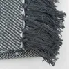 Manta Praga - Gris en Gris - Textiles, Uruguay | Indian, vista 4 de 4