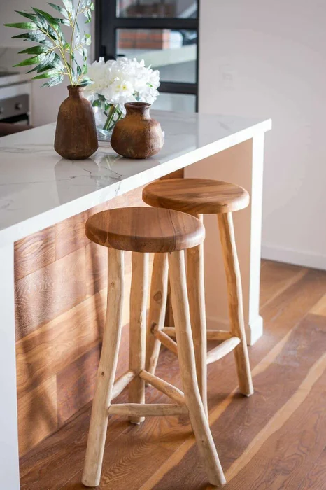 BANCO DE BAR LUCAS en Madera natural - Sillas, Uruguay | La Iberica, vista 6