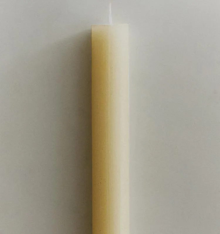 PACK VELAS LARGAS DECORATIVAS CILINDRO (PACK DE 4) - Velas y Portavelas, Uruguay | Zara Home