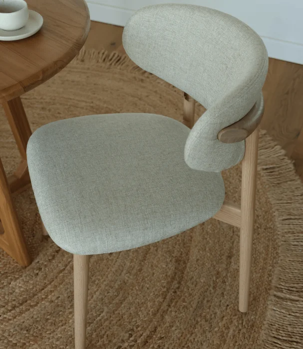 SILLA HERNAN ROBLE Y TELA en Beige - Sillas, Uruguay | Más Infinito Casa, vista 3