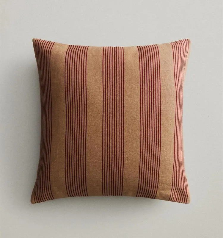 FUNDA COJÍN RAYAS en Multicolor - Textiles, Uruguay | Zara Home