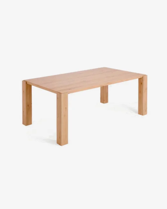 Mesa Deyanira de chapa de roble y patas de madera maciza de roble 200 x 100 cm en Madera natural - Mesas de comedor, Uruguay | Kavehome