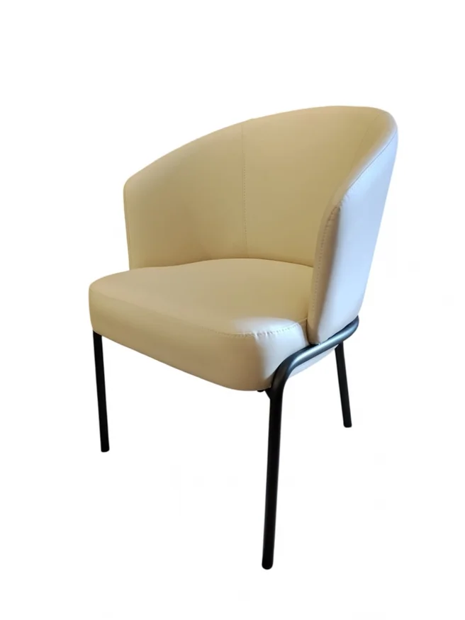 BUTACA RESPALDO CURVO 60x62x79 PATAS HIERRO NEGRO - TAPIZADA PU COLOR PERLA en Beige - Butacas, banquetas y puffs, Uruguay | Champagne Home, vista 2