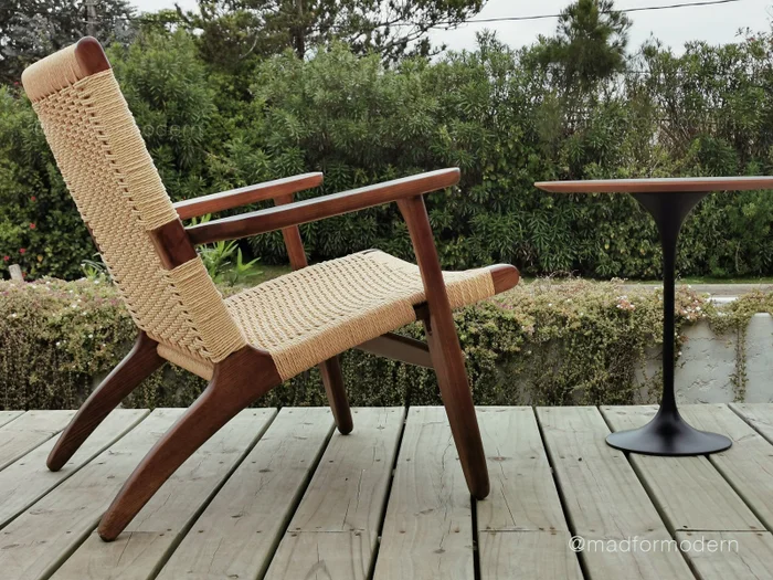 CH25 Hans Wegner con Stool de regalo en Madera natural - Butacas, banquetas y puffs, Uruguay | Mad for Modern, vista 2