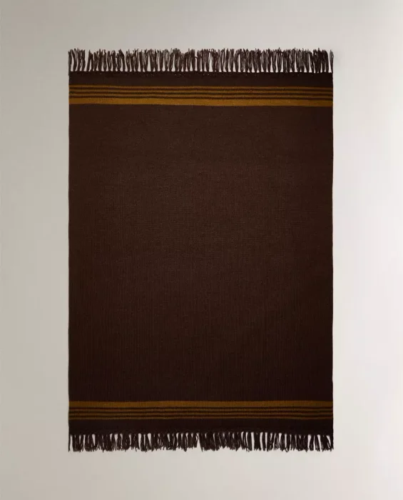 MANTA PUNTO FLECOS en Marrón - Textiles, Uruguay | Zara Home, vista 2