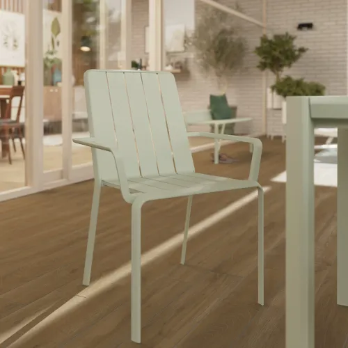 Silla Idaho verde salvia con apoyabrazos - Muebles para el exterior, Uruguay | Naterial Uruguay
