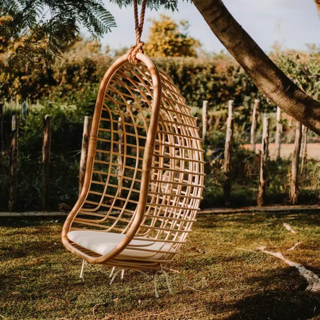 SILLA DE COLGAR ALISON en Madera natural - Butacas, banquetas y puffs, Uruguay | Sentido Jose Ignacio, vista 2