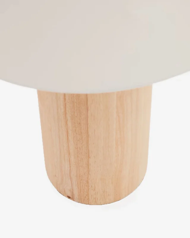 Lámpara de pie Marga de madera maciza con acabado natural - con acabado natural en Marrón - Lámparas de pie, Uruguay | Kavehome, vista 6