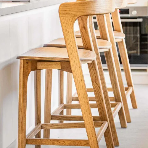 SILLA DE BAR BONHAM - MIEL en Madera natural - Sillas, Uruguay | La Iberica