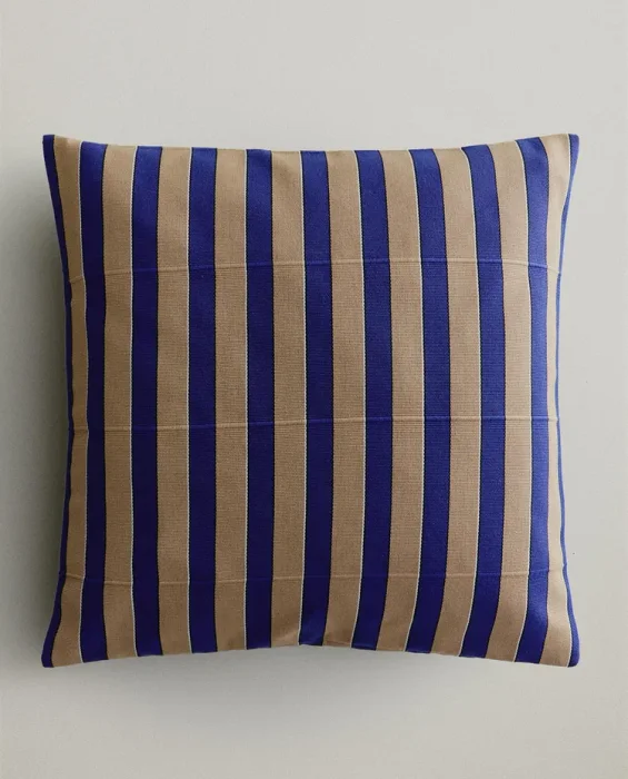 FUNDA COJÍN RAYAS en Multicolor - Textiles, Uruguay | Zara Home