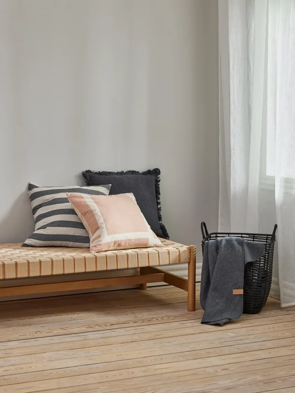 Manta throw DAGLILJE 130x170 gris oscuro en Gris - Textiles, Uruguay | JYSK, vista 5