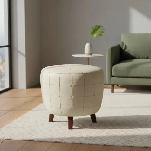 Puff cuero natural Patchwork c/ patas de madera 50cm diámetro en Beige - Butacas, banquetas y puffs, Uruguay | Champagne Home