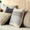 Almohadón BERGFLETTE 45x45 beige/azul en Multicolor - Textiles, Uruguay | JYSK, vista 3 de 3