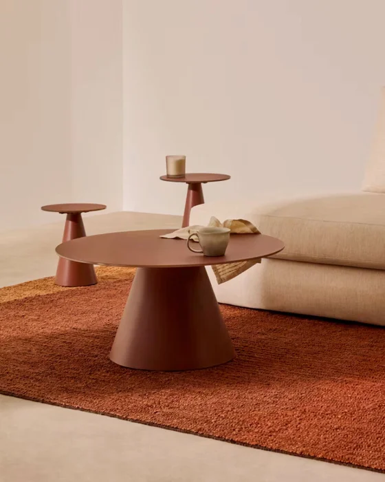 Mesa de centro Wilshire cristal templado glaseado y acero acabado pintado - terracota mate Ø80cm en Rojo - Mesas de living, Uruguay | Kavehome, vista 2