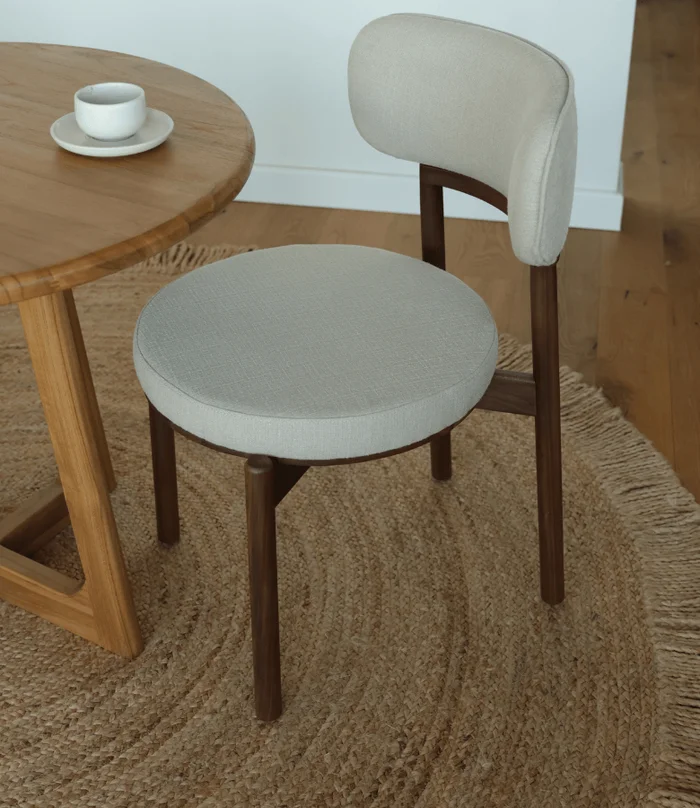 SILLA HILARIO NOGAL Y TELA en Beige - Sillas, Uruguay | Más Infinito Casa, vista 2