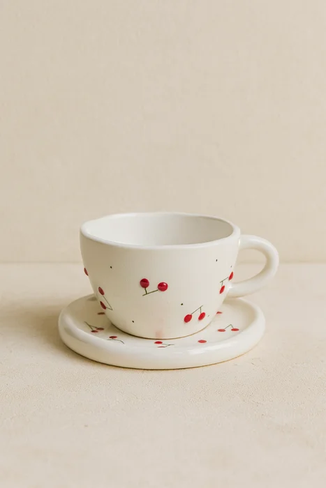 Set Taza + Plato Cherries en Blanco - Decoración, Uruguay | Cabana, vista 2