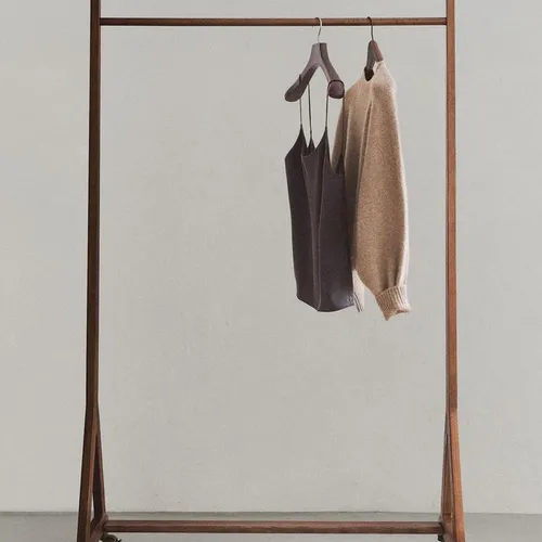 BURRO ROPA MADERA FRESNO en Marrón - Cómodas, Uruguay | Zara Home