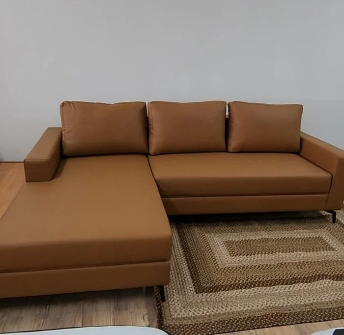 Sillon con chaise Loft en Marrón - Sillones y sofás, Uruguay | La Cueva Muebles, vista 2