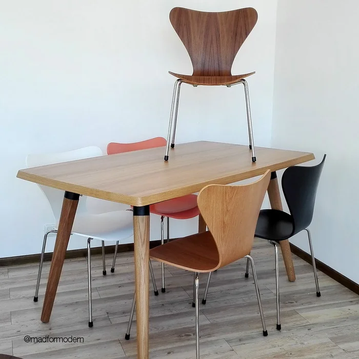 Series 7 | Arne Jacobsen. Madera & inox. en Marrón - Sillas, Uruguay | Mad for Modern, vista 2