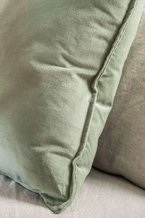 ALMOHADON TERCIOPELO MATCHA - 55 X 55 CMS en Verde - Textiles, Uruguay | La Iberica, vista 5
