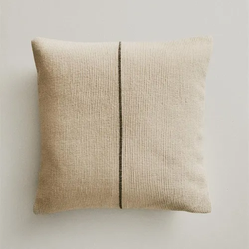 FUNDA COJÍN LÍNEA en Beige - Textiles, Uruguay | Zara Home