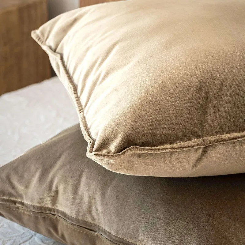 ALMOHADON TERCIOPELO OLIVA - 55 X 55 CMS en Verde oliva - Textiles, Uruguay | La Iberica