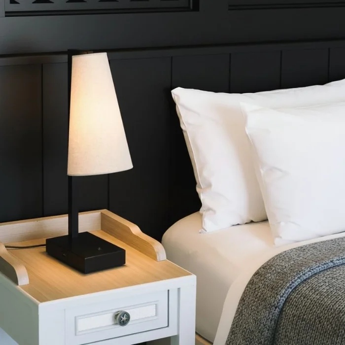 Lámpara de Mesa Kaunas Con USB en Negro - Lámparas de mesa, Uruguay | Serlux, vista 2