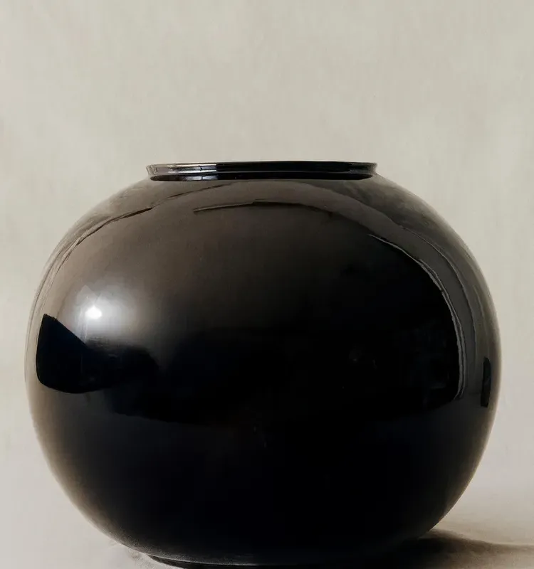 JARRÓN ESFERA GLOSS en Negro - Jarrones, Uruguay | Zara Home