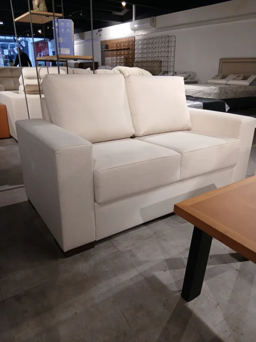 Sofa Montevideo 1.50m - Color Beige — Urumobil en Azul - Sillones y sofás, Uruguay | Urumobil, vista 2