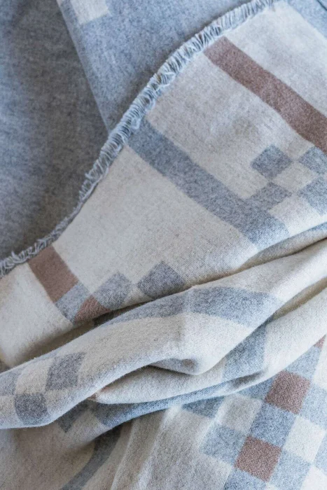 MANTA AUSTRIACA - AMBER GREIGE en Beige - Textiles, Uruguay | La Iberica, vista 4