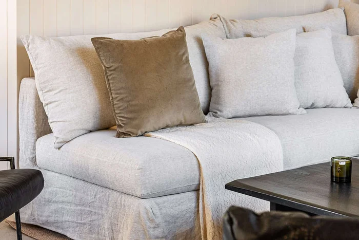 SILLON MANUELA ESQUINERO CON 1 POSABRAZOS - LINO en Blanco - Sillones y sofás, Uruguay | La Iberica, vista 17