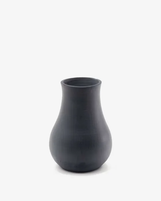 Jarrón Silaia de terracota con acabado negro 30 cm en Gris - Jarrones, Uruguay | Kavehome