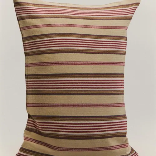 FUNDA COJÍN ALGODÓN RAYAS TEXTURA | KATHARINE POLE en Beige - Textiles, Uruguay | Zara Home
