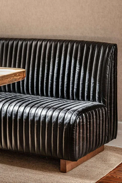 SILLON DE COMEDOR FERRARO - CUERO ITALIANO NEGRO - 1.53 MTS en Negro - Sillones y sofás, Uruguay | La Iberica, vista 2