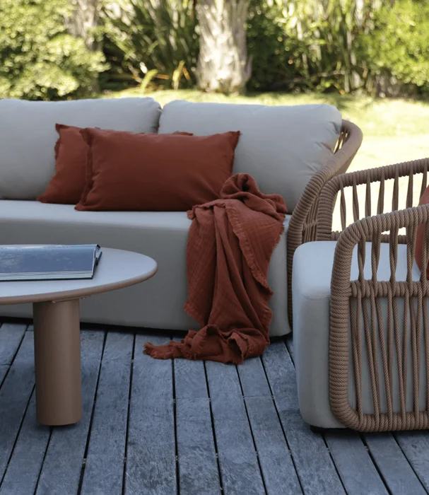 SOFA TRIPLE MENORCA MOCA en Marrón - Muebles para el exterior, Uruguay | Masinfinito Casa, vista 2