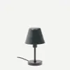 Lámpara de mesa Calina de metal verde y mármol negro en Verde - Lámparas de mesa, Uruguay | Kavehome, vista 1 de 5