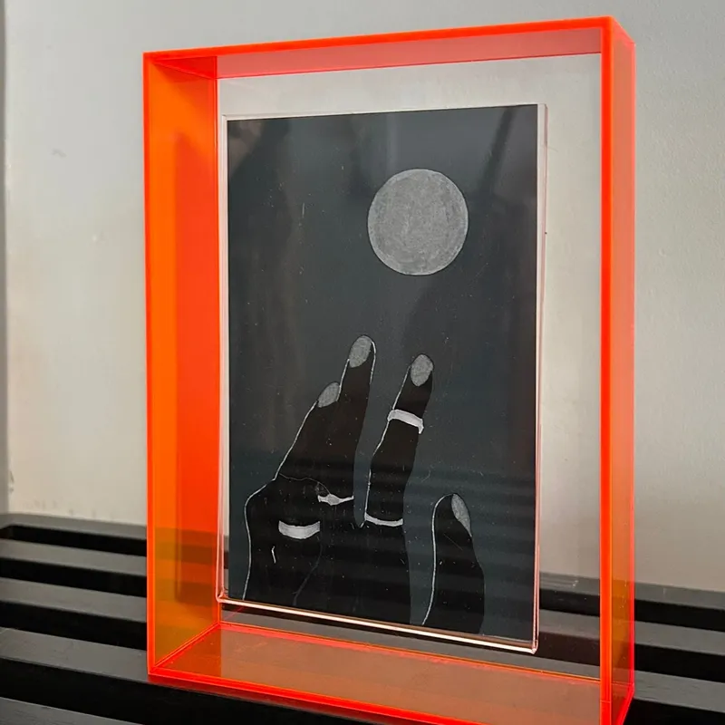Marco Acrílico Naranja - Marcos, Uruguay | Mara Estudio