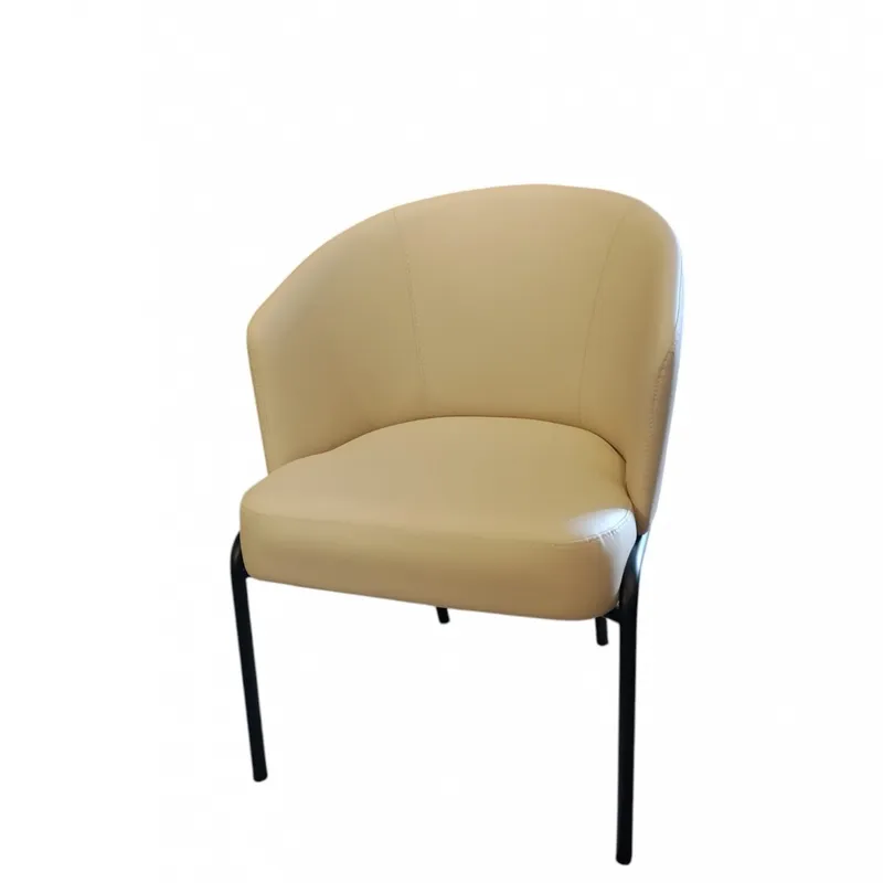 BUTACA RESPALDO CURVO 60x62x79 PATAS HIERRO NEGRO - TAPIZADA PU COLOR PERLA en Beige - Butacas, banquetas y puffs, Uruguay | Champagne Home
