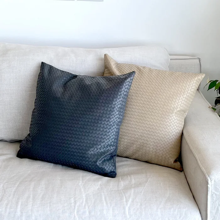 Funda almohadón PU - gris oscuro en Gris - Textiles, Uruguay | Buho Store, vista 2