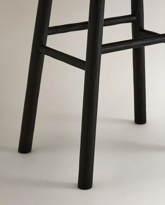 TABURETE MARTILLADO MADERA en Negro - Sillas, Uruguay | Zara Home, vista 5