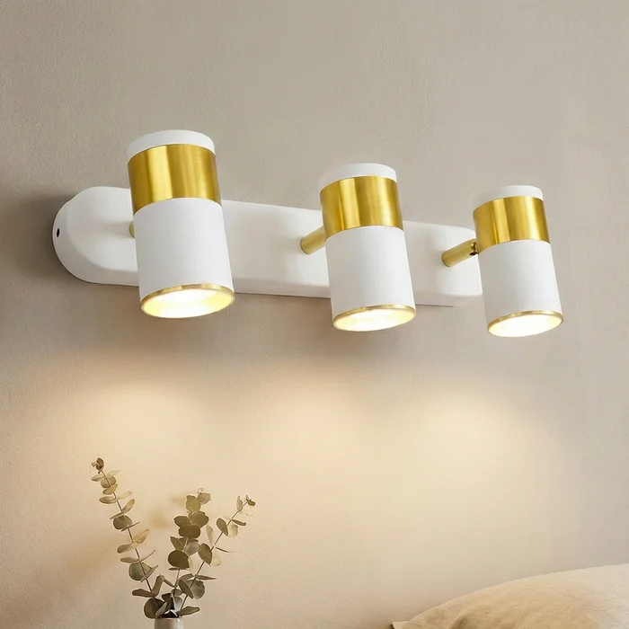 Aplique de Pared Aura Triple Gold en Blanco - Iluminación, Uruguay | La Perla, vista 2