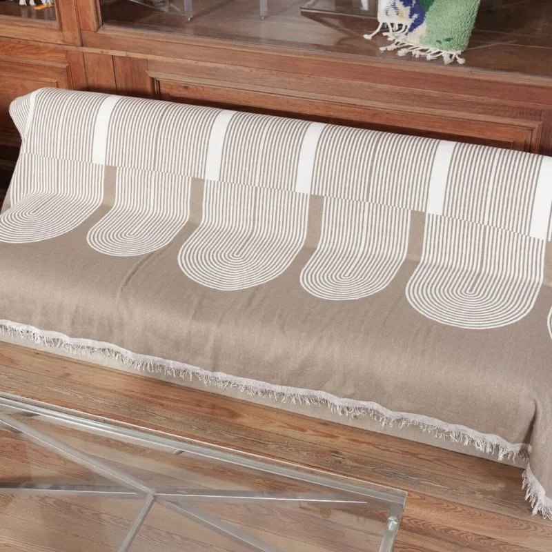 Manta para sillón y cama con diseños semicírculo - 180 x 300 cm en Diseños - Textiles, Uruguay | Buho Store