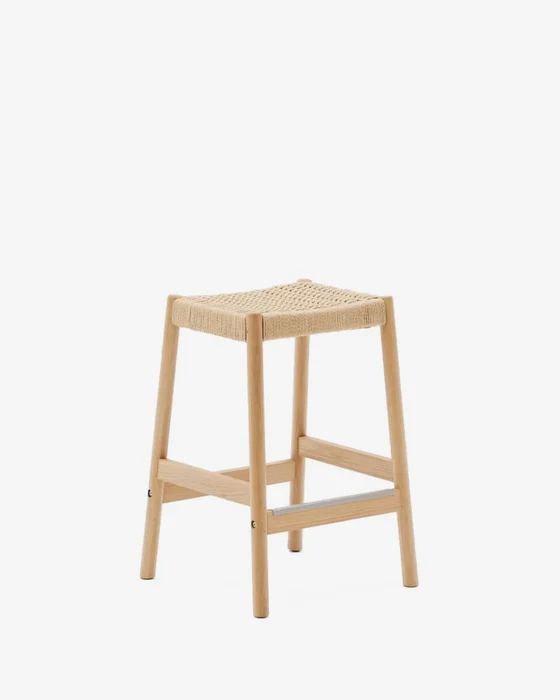 Taburete Yalia de madera maciza de roble con acabado natural y cuerda altura 65 cm FSC100% en Madera natural - Butacas, banquetas y puffs, Uruguay | Kavehome