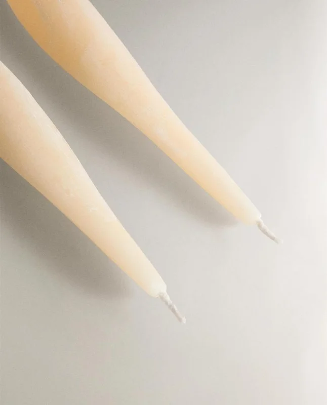 PACK VELAS DECORATIVAS TORSIONADAS (PACK DE 2) en Beige - Velas y Portavelas, Uruguay | Zara Home, vista 4