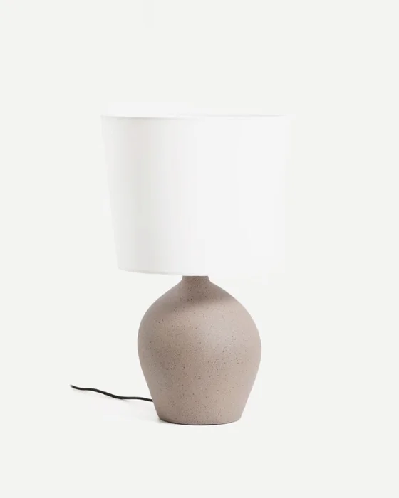 Lámpara de mesa grande Viona con efecto de piedra texturizado y pantalla de algodón en Gris - Lámparas de mesa, Uruguay | Kavehome