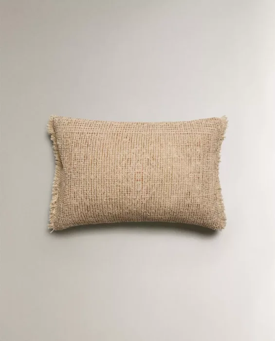 FUNDA COJÍN FLECOS en Beige - Textiles, Uruguay | Zara Home, vista 2