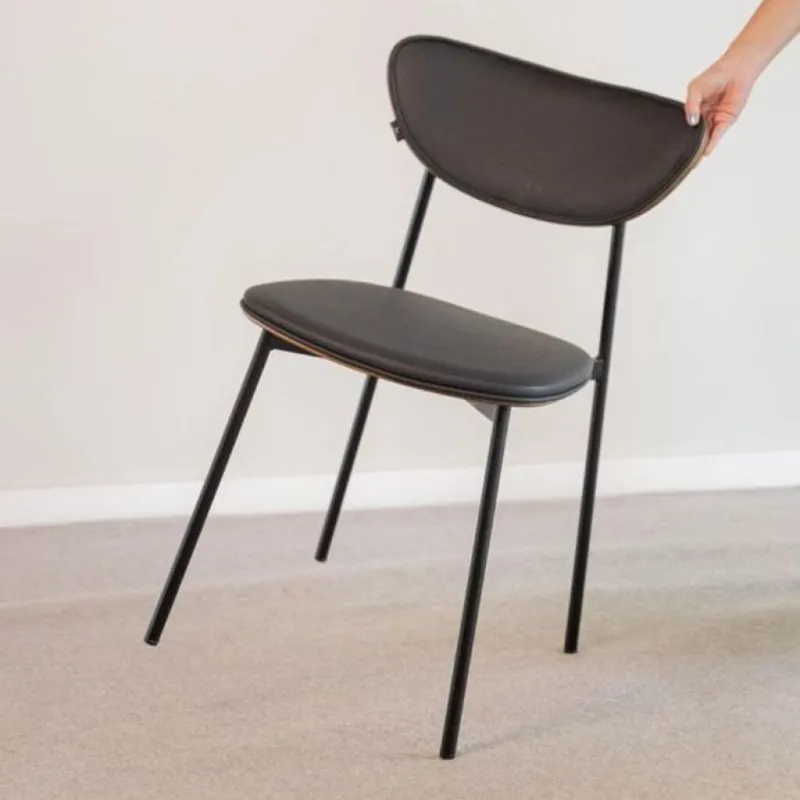 Silla Domenica / Negro en Negro - Sillas, Uruguay | Fábrica Italiana