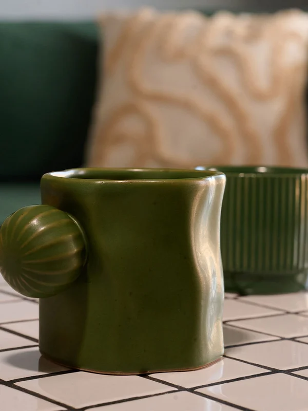 Taza Irregular Cactus en Verde - Decoración, Uruguay | Cabana, vista 3