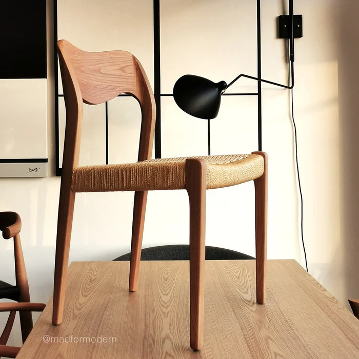 Number 71 | Niels Otto Møller en Madera natural - Sillas, Uruguay | Mad for Modern, vista 5
